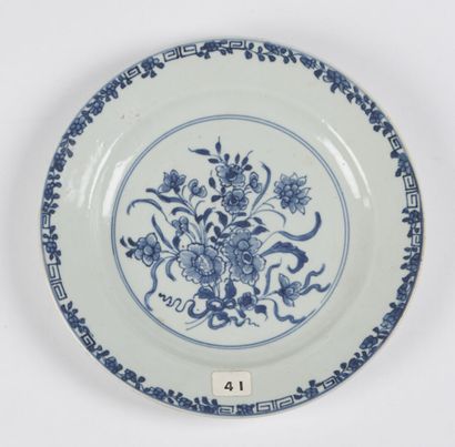 null Chine

Quatre assiettes en porcelaine à décor en camaïeu bleu de compartiments...