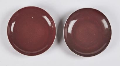 null Chine

Deux coupes en porcelaine à fond rouge sang-de-boeuf. 

XVIIIe siècle...