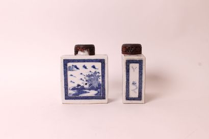 null Chine

Deux boîtes à thé en porcelaine bleue sous couverte à décor d'un pêcheur...
