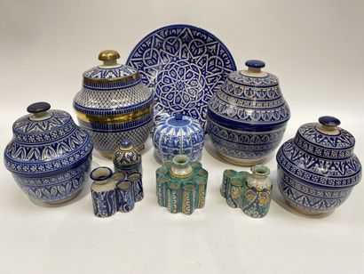 null A SET OF MODERN MOROCCAN CERAMICS with geometrical decoration in blue monochrome,...