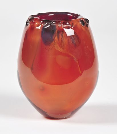 null CONTEMPORARY WORK 

Blown glass vase with red and blue background, the neck...