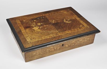 null Wooden and veneered compartmentalized box with inlaid decoration of flowers,...