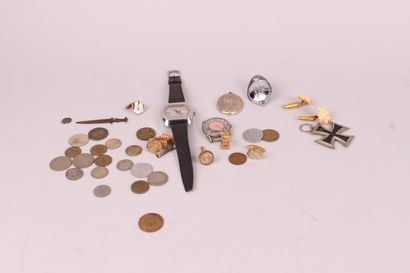 null ENSEMBLE comprenant diverses pièces de monnaie anciennes et modernes, broche...