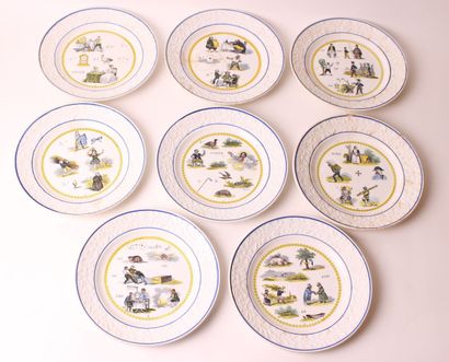 null CHOISY et GIEN

Suite de huit assiettes en porcelaine à décor polychrome et...