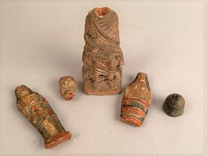null SET comprising : 

- a truncated bronze thimble, High Middle Ages, 8th-10th...
