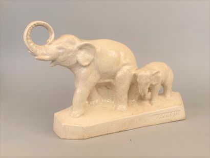 null François LEVALLOIS (1882-1965)

Eléphant et éléphanteau

Groupe en céramique...