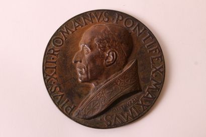 null MEDAILLE commémorative en bronze représentant Pie XII "Romanus Pontifex Maximus...