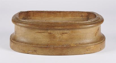 null Base in natural carved wood

15 x 46 x 23 cm