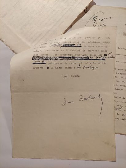 null ROSTAND (Jean) (1894-1977). 2 documents. 		

Tapuscrit signé avec nombreuses...