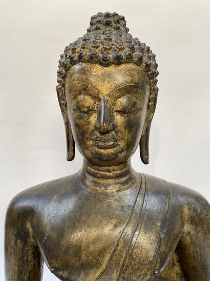 null THAILANDE - XIXe siècle

Statuette de bouddha Maravijaya en bronze laqué or,...