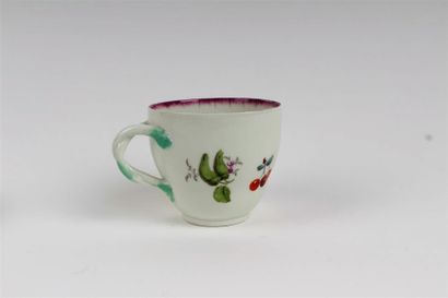 null Meissen

Tasse et sa soucoupe en porcelaine à décor polychrome de groupe de...