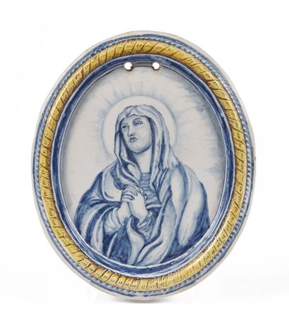 null Marseille

Plaque ovale en faïence à décor en camaïeu bleu de la Vierge Marie,...