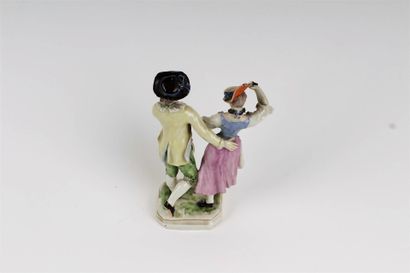 null Ludwigsburg

Groupe en porcelaine représentant un couple sur une base rectangulaire...