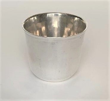 null Goblet known as "curon" out of plain silver, the threaded collar, Monogrammed...
