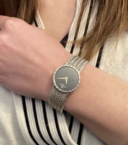 null BAUME & MERCIER 


Montre bracelet de dame en or gris 750 millièmes, la montre...