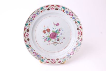 null CHINE, Compagnie des Indes


Ensemble de cinq assiettes en porcelaine à décor...