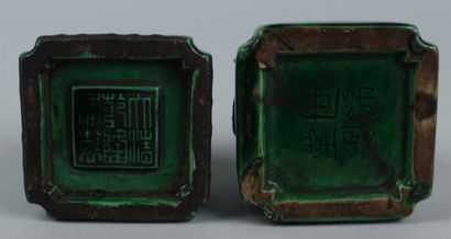 null CHINE - XIXe siècle


Deux porte-pinceaux en biscuit émaillé vert de forme carrée...