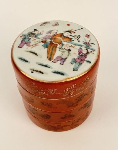 CHINA


Round covered box with three compartments...