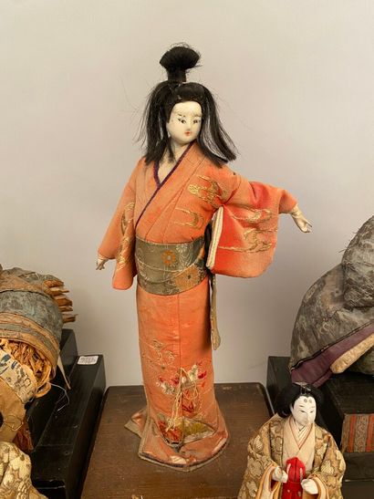 null JAPAN - 20th century


Six gofun dolls dressed in silk robes, including a seated...