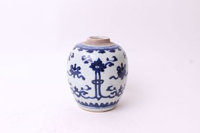 CHINA, 19th century 


Ginger pot with blue...