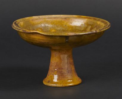 CHINA 


Bowl on pedestal in yellow glazed...