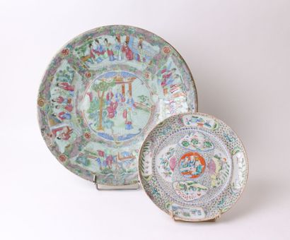 CANTON


Round porcelain dish with polychrome...
