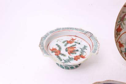 null CHINA


A bowl and its saucer and two small cups with polychrome decoration...