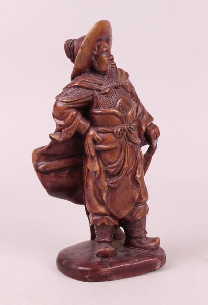 null CHINA - 20th century 


Soapstone subject representing a standing dignitary....