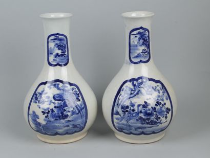 JAPAN - 19th century 


Pair of bottle vases...