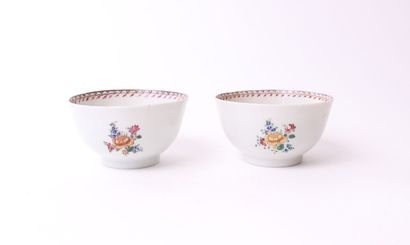 CHINA


Two porcelain bowls with polychrome...