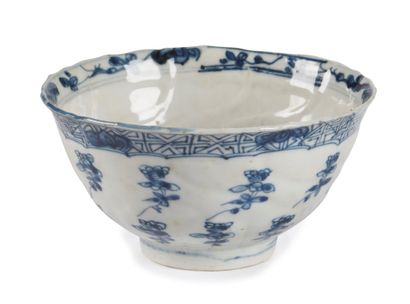 CHINA


Porcelain bowl with blue camaïeu...