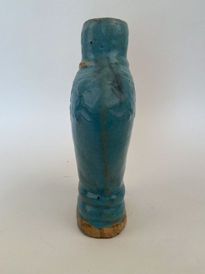 null CHINE


Vase à panse plate en grès émaillé turquoise à décor en relief de rinceaux...