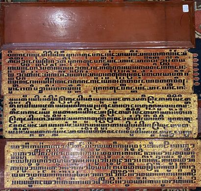 null BURMA


Prayer book with three leaves.


60 x 15 cm


Modern work


(In the...