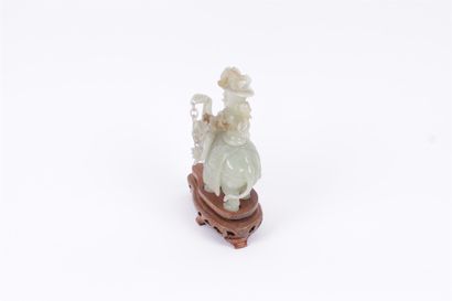 null CHINE


Figurine en pierre dure verte représentant un éléphant portant un vase....