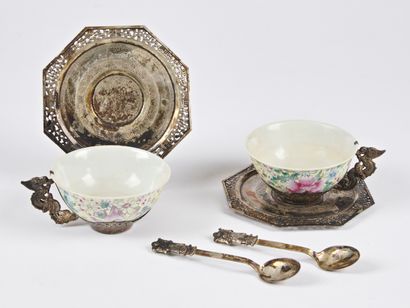 CHINA


Tea set including two cups in enamelled...