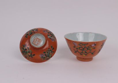 CHINA - A sorbet and a saucer in porcelain...
