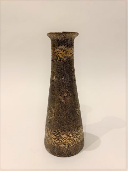 null VASE of truncated cone shape out of metal with decoration of crowns of laurel...