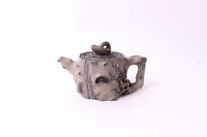 
CHINA 






Ceramic jug in the shape of...