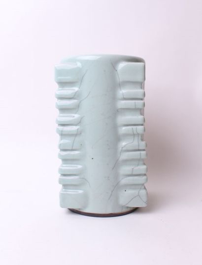 Vase de forme Cong en céramique émaillée...