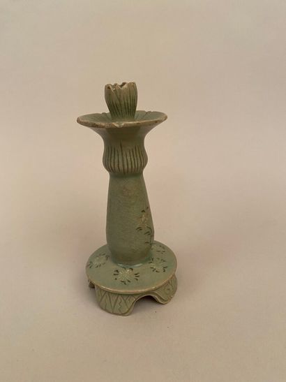 null KOREA - 19th century


Porcelain candlestick decorated with flowers on a celadon...