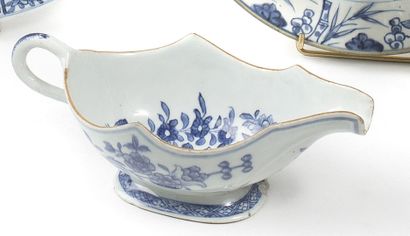 null CHINA


Porcelain oval sauceboat with blue underglaze decoration of flowering...
