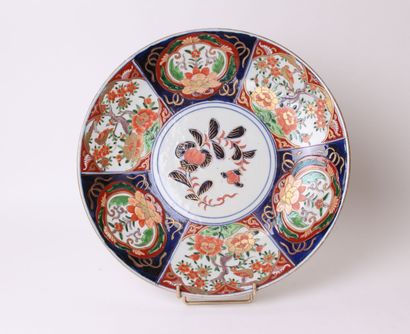 JAPAN 


Circular porcelain dish with blue,...