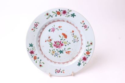CHINA, 18th century 


Round porcelain plate...