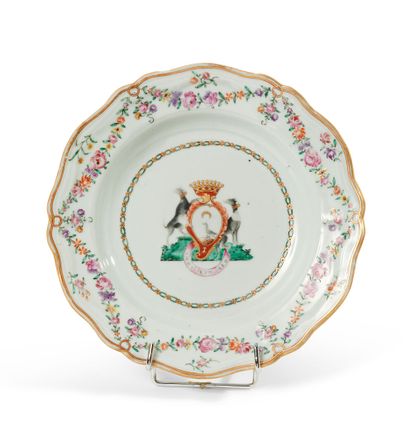 null China

Soup plate with contoured edge in porcelain with polychrome decoration...