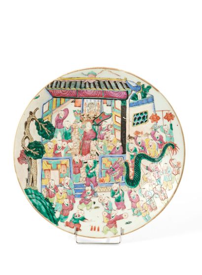 China Canton

Round porcelain dish with polychrome...
