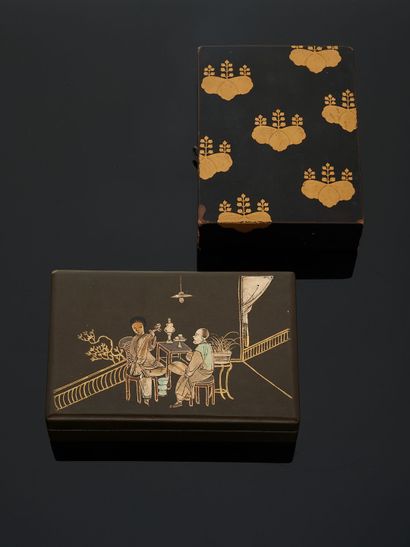 null Japon 

Ordre du Soleil Levant, fondé en 1875, écrin en bois laqué noir à motifs...