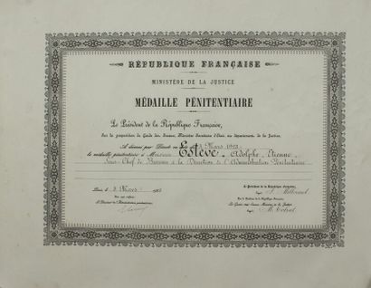 null France 

Lot de diplômes et brevets dont : brevet de chevalier de l'ordre de...