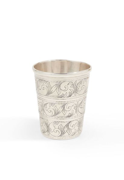 null 
Retractable silver travel goblet engraved with foliage scrolls.





Foreign...