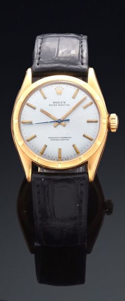 null ROLEX

Ref. 6085

No. 819922

Bracelet watch in 18k (750) gold. Round case,...