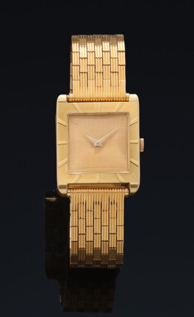 null GUBELIN

No. 1899003

Bracelet watch in 18k (750) gold. Square case, back snap...